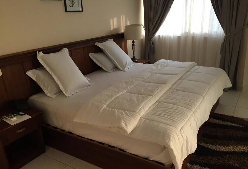 هتل Karela Beach Resort