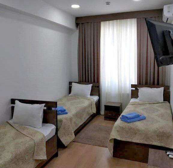 A Hotel Ex Magistral