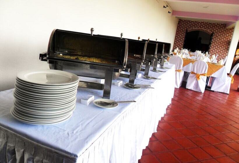 בית מלון כפרי Mahaweli Regent