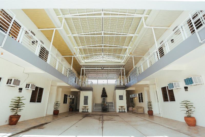 هتل Ljenj Apartelle