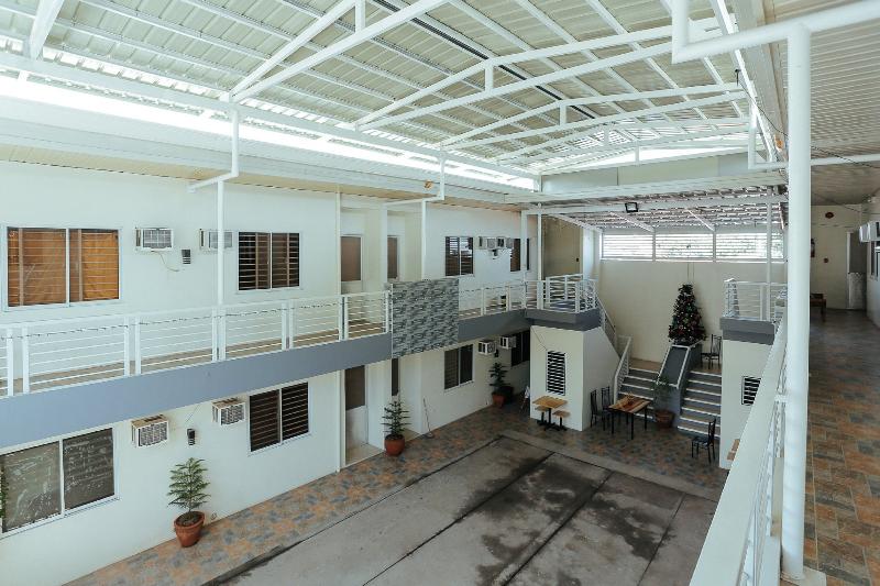 هتل Ljenj Apartelle