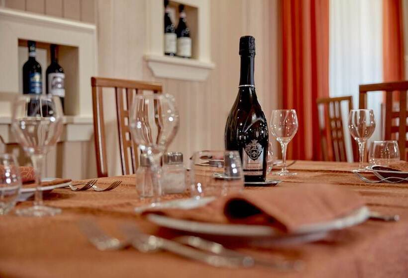 בית מלון כפרי Plaza Tabiano