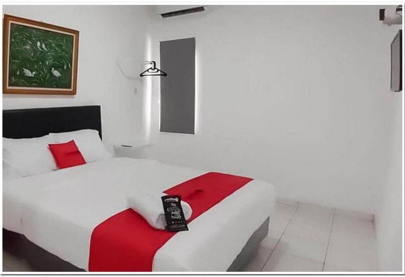 酒店 Reddoorz Syariah @ Jl Raya Sukabumi