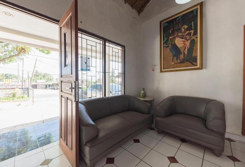 酒店 Reddoorz Syariah @ Jl Raya Sukabumi