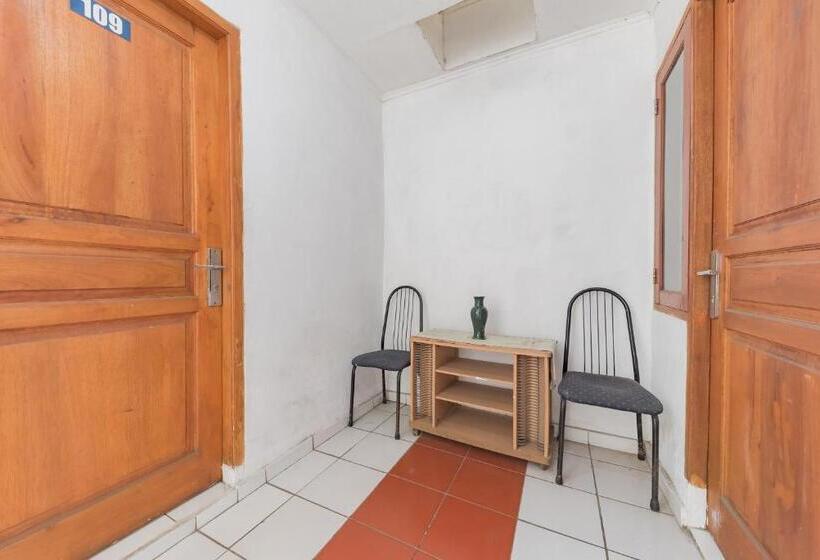 酒店 Reddoorz Syariah @ Jl Raya Sukabumi