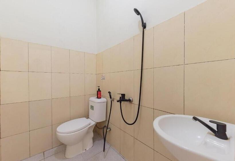 酒店 Reddoorz Syariah @ Jl Raya Sukabumi