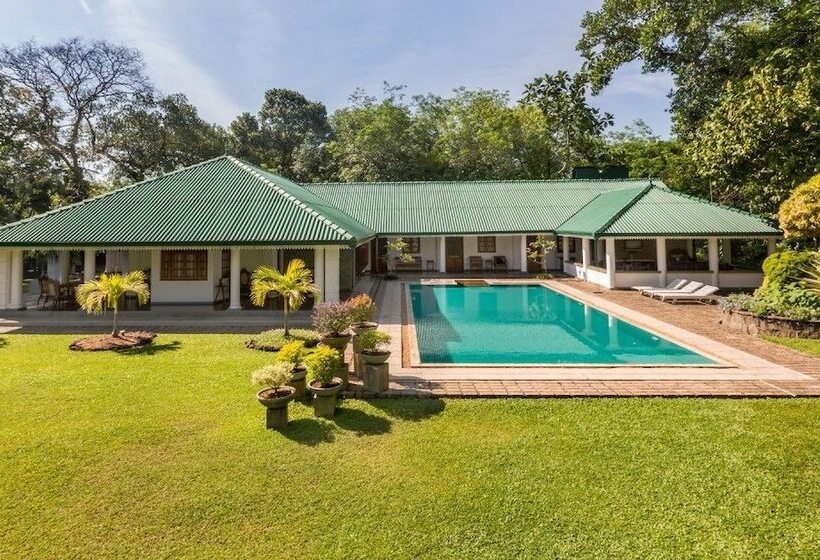 בית מלון כפרי Sanctuary Lodge