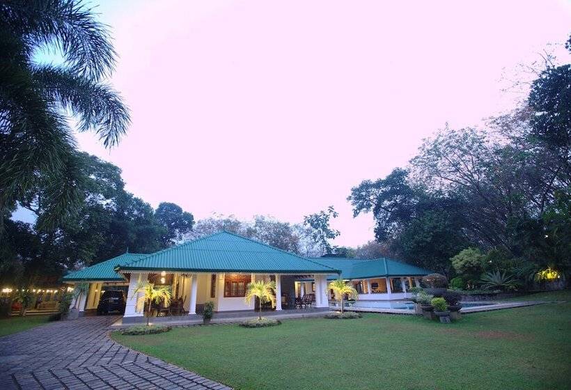 בית מלון כפרי Sanctuary Lodge