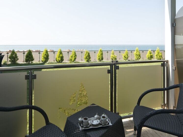 فندق Sanli Beach Resort