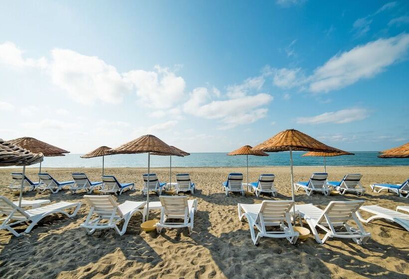 בית מלון כפרי Sanli Beach Resort