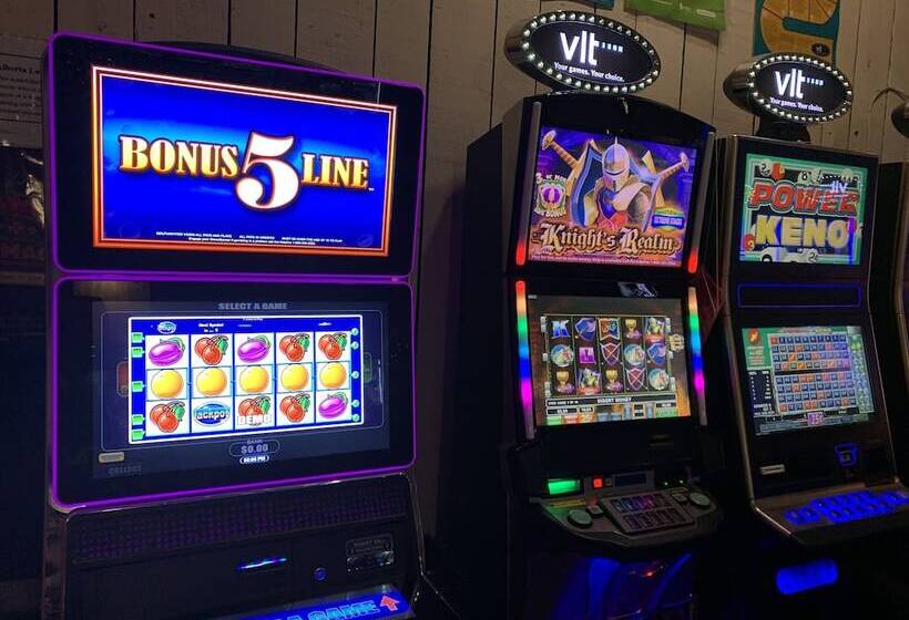 فندق Sheridan Lawrence Inn