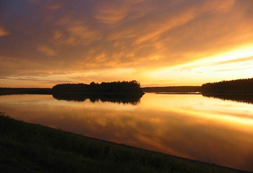 فندق Sheridan Lawrence Inn