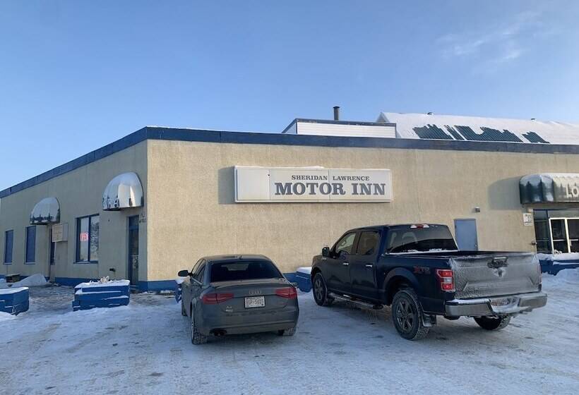 فندق Sheridan Lawrence Inn