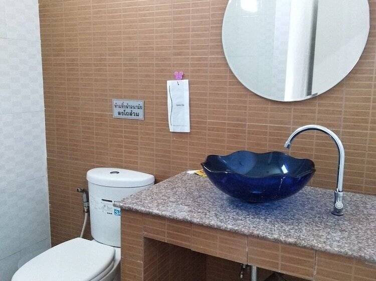 ホテル The Palm Village