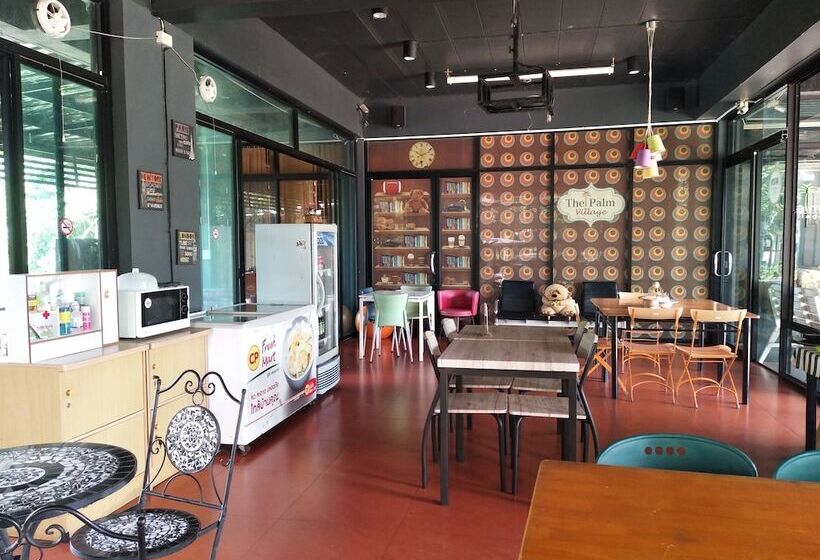 ホテル The Palm Village