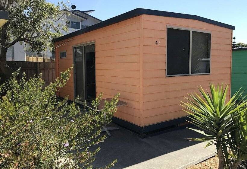 فندق The Waterwheel Beach Cabins   Caravan Park