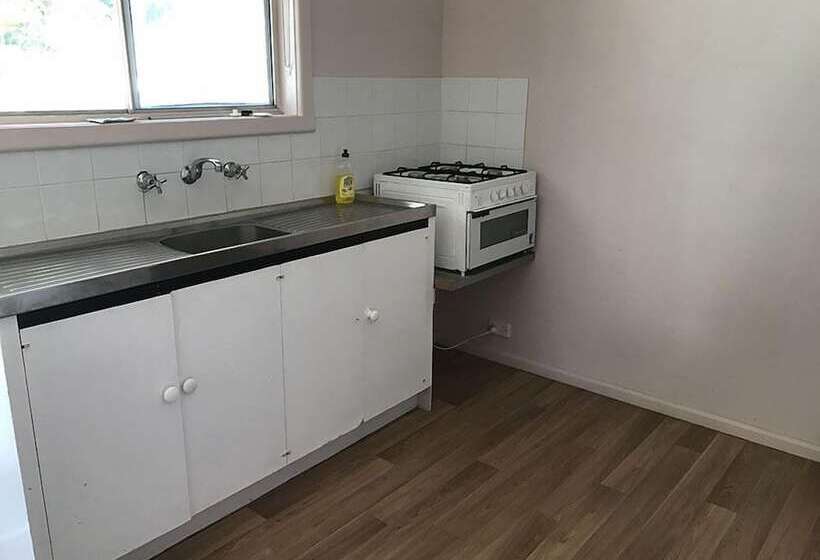 فندق The Waterwheel Beach Cabins   Caravan Park