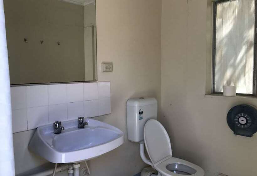 فندق The Waterwheel Beach Cabins Caravan Park