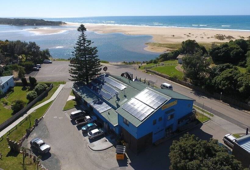 فندق The Waterwheel Beach Cabins   Caravan Park