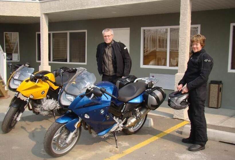 فندق على الطريق Shoreside Inn & Suites