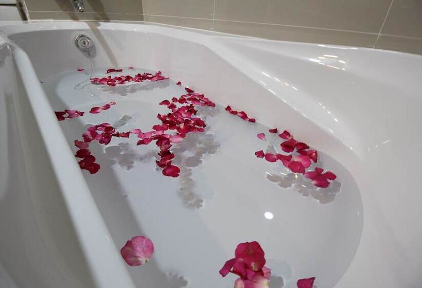 Nonghan Grand Hotel And Resort