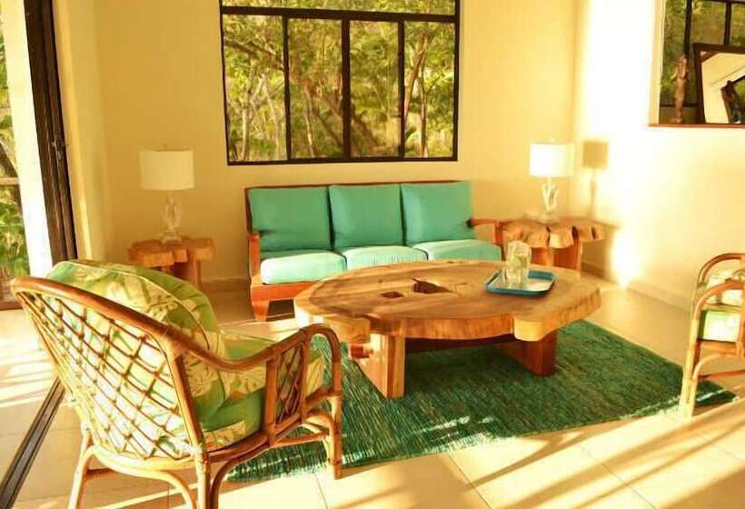 Paraiso Escondido Hotel Villas & Resort