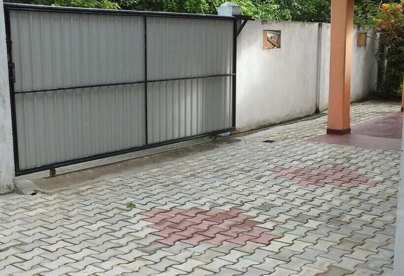 펜션 Aroghaya  Resort Akurala