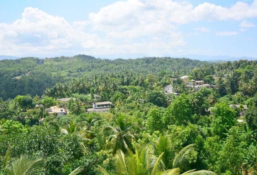 Пансион Avanhala By Royal Mall