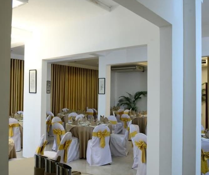 Пансион Avanhala By Royal Mall