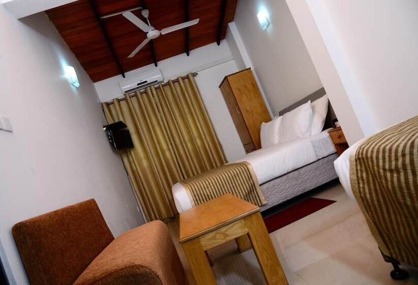 Пансион Avanhala By Royal Mall