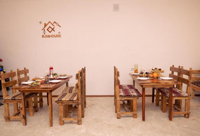 ペンション Bjnihouse, Guest House