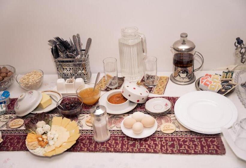 ペンション Bjnihouse, Guest House