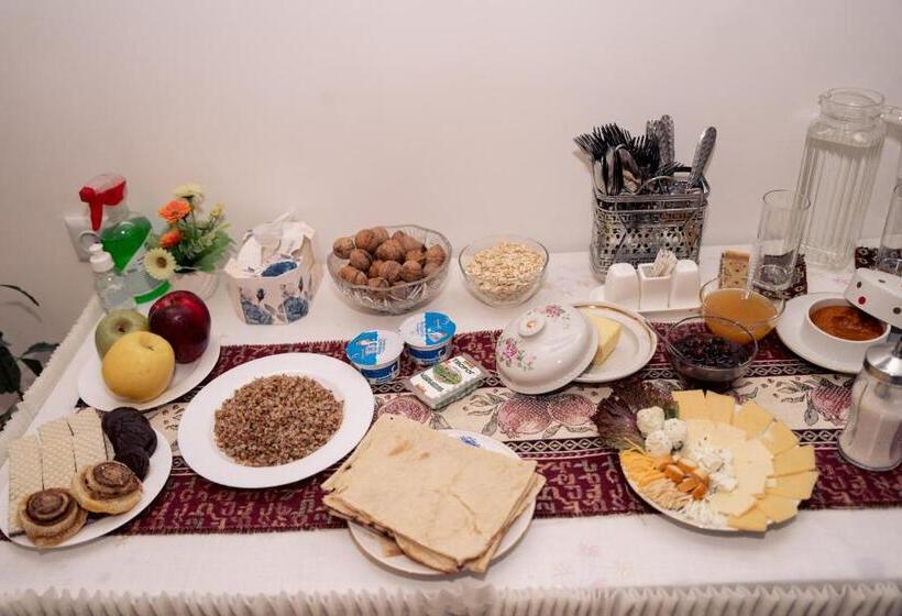 ペンション Bjnihouse, Guest House