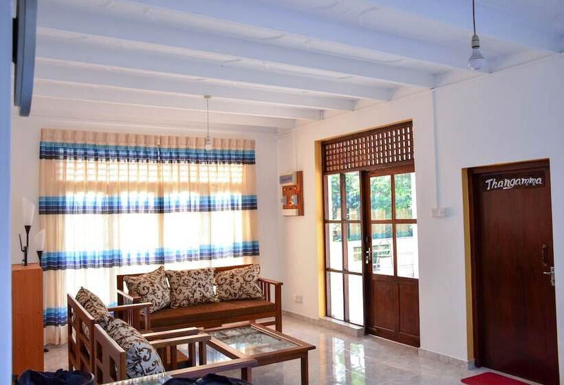 פנסיון Ceylon Saradiel Home Stay
