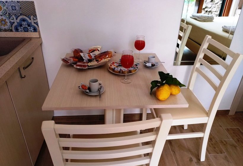 פנסיון Lemons & Sun Apartment