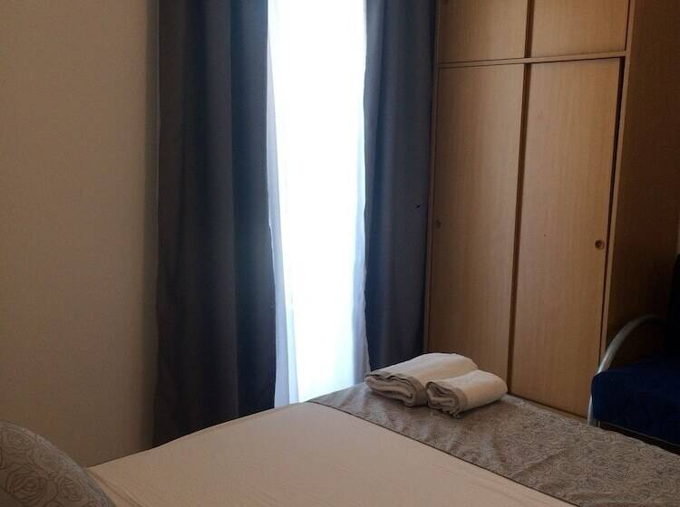 פנסיון Villa Menalo