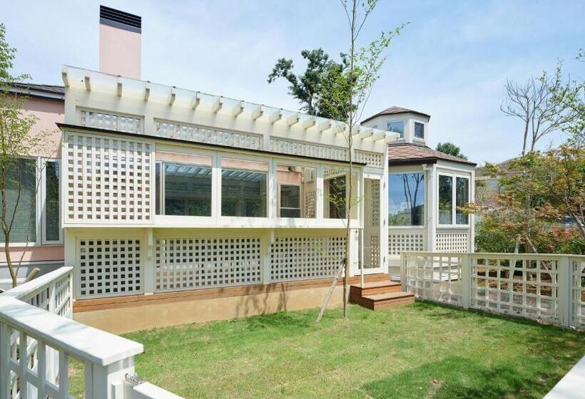 אתר נופש Koyarunosato Doggys Island