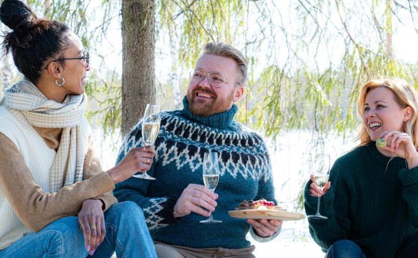 리조트 Metsa Kolo