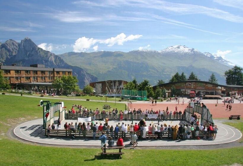 渡假胜地  Odésia Vacances Village Les Karellis