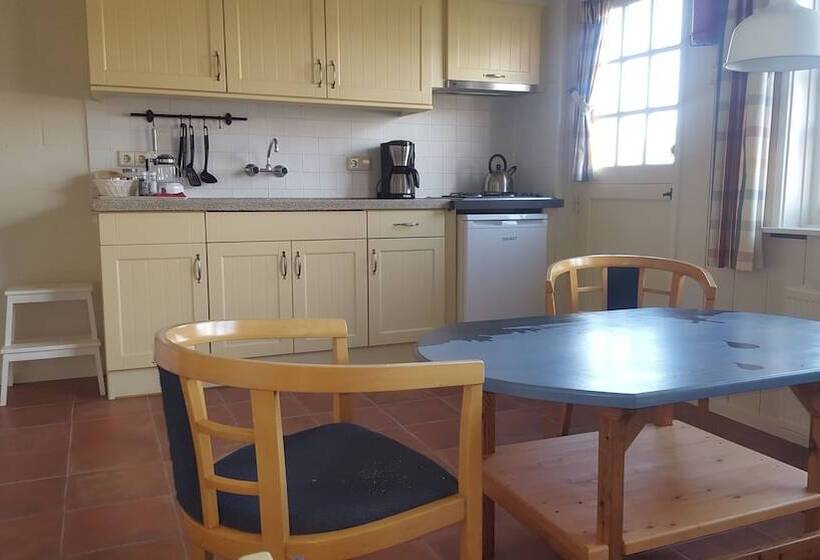 リゾートホテル Recreatiebedrijf De Koevoet