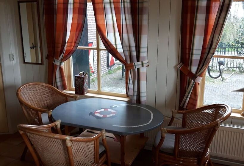 リゾートホテル Recreatiebedrijf De Koevoet