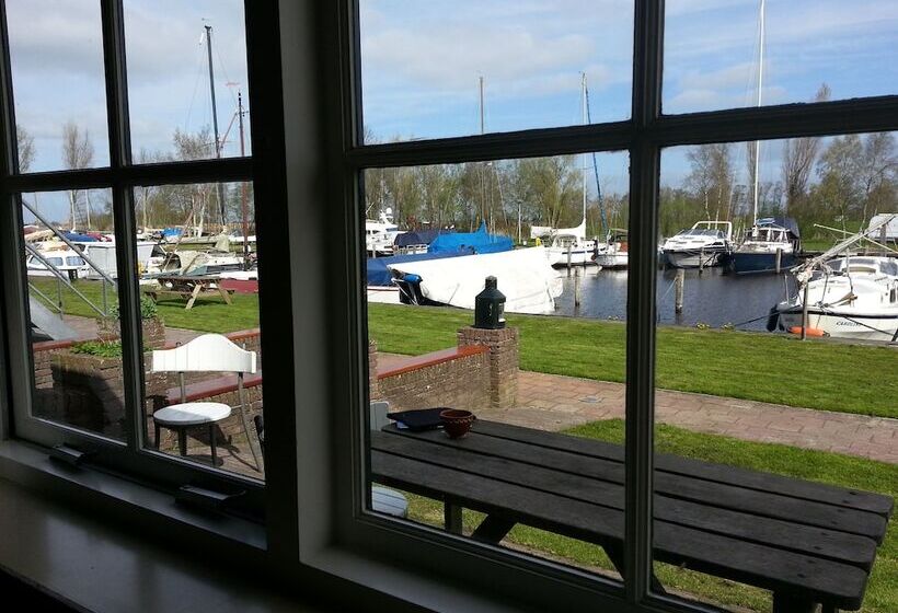 リゾートホテル Recreatiebedrijf De Koevoet