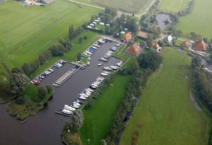 リゾートホテル Recreatiebedrijf De Koevoet