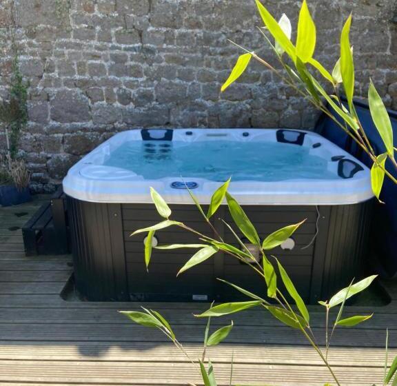 مبيت وإفطار Domaine Des Tours Vauquelin