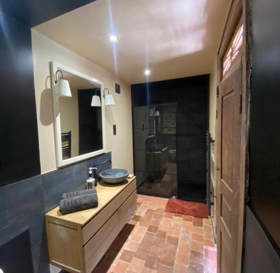 مبيت وإفطار Domaine Des Tours Vauquelin