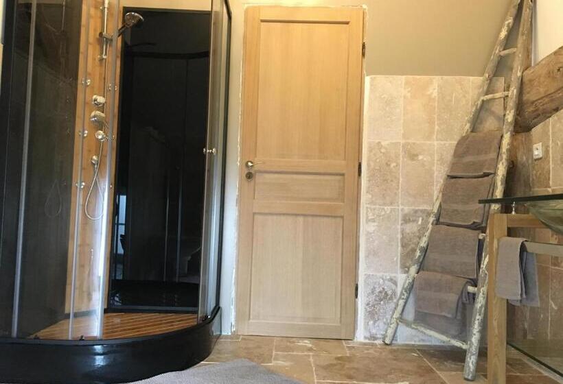 مبيت وإفطار Domaine Des Tours Vauquelin