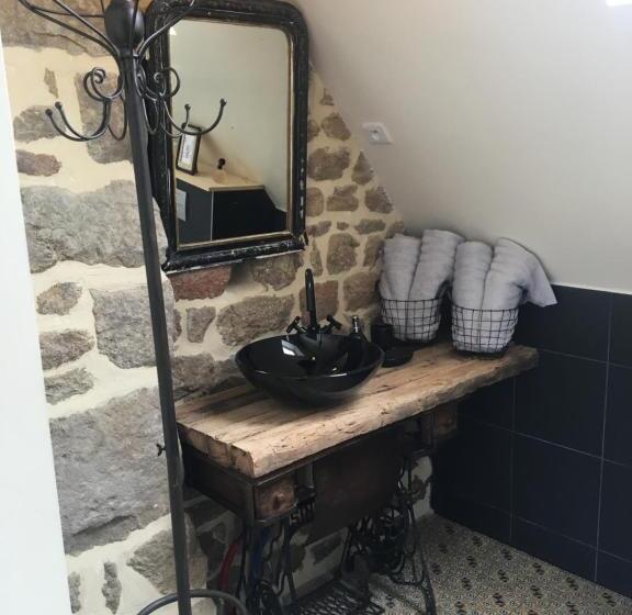 مبيت وإفطار Domaine Des Tours Vauquelin