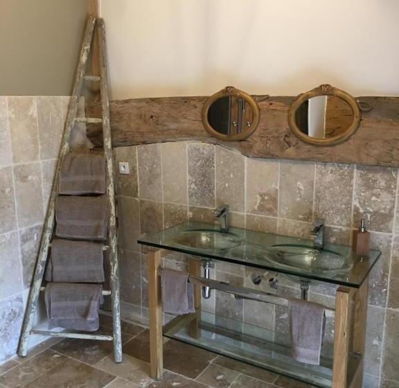 مبيت وإفطار Domaine Des Tours Vauquelin