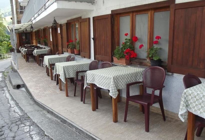 مبيت وإفطار La Genzianella