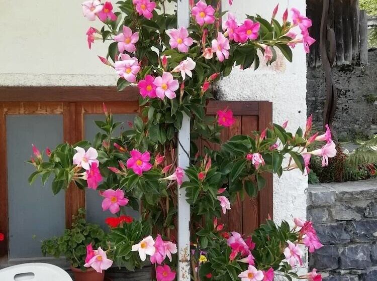 مبيت وإفطار La Genzianella